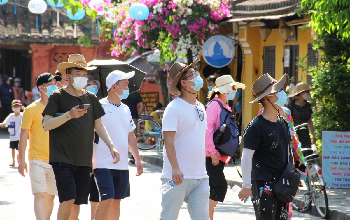 Tour operators offer deals as Vietnam eases COVID-19 control measures